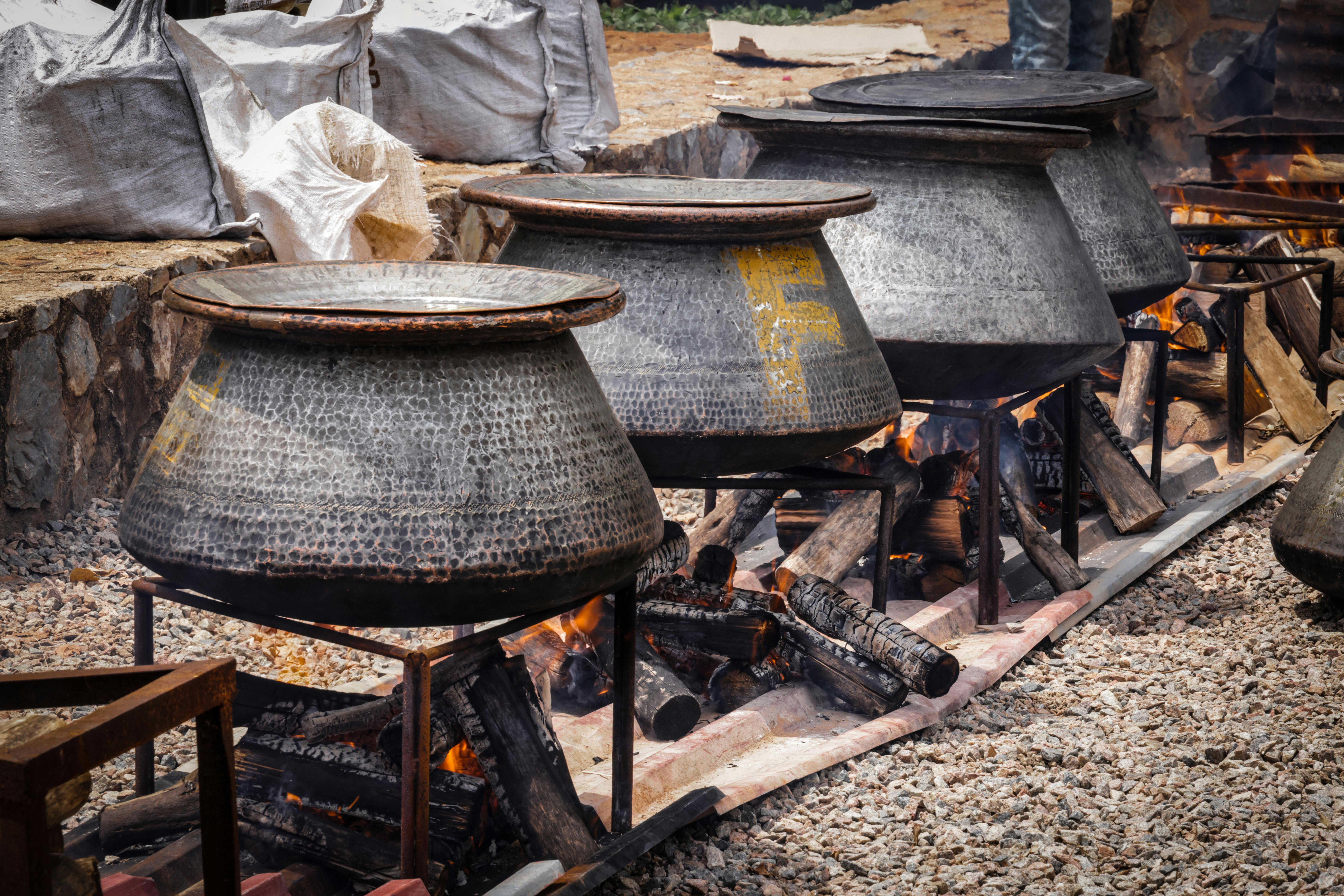 LPG Shortage Hits Catering Sector Amid Wedding Season; Iran War Disrupts Supply Chain