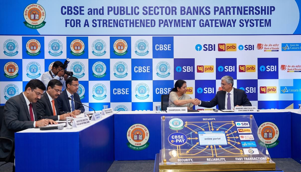 CBSE Overhauls Payment System; PSU Banks, IIT Experts to Fix Re-Evaluation Glitches