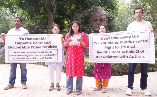 Parents&rsquo; Forum Holds Protest in Gurugram, Demands Protection of Children&rsquo;s Rights