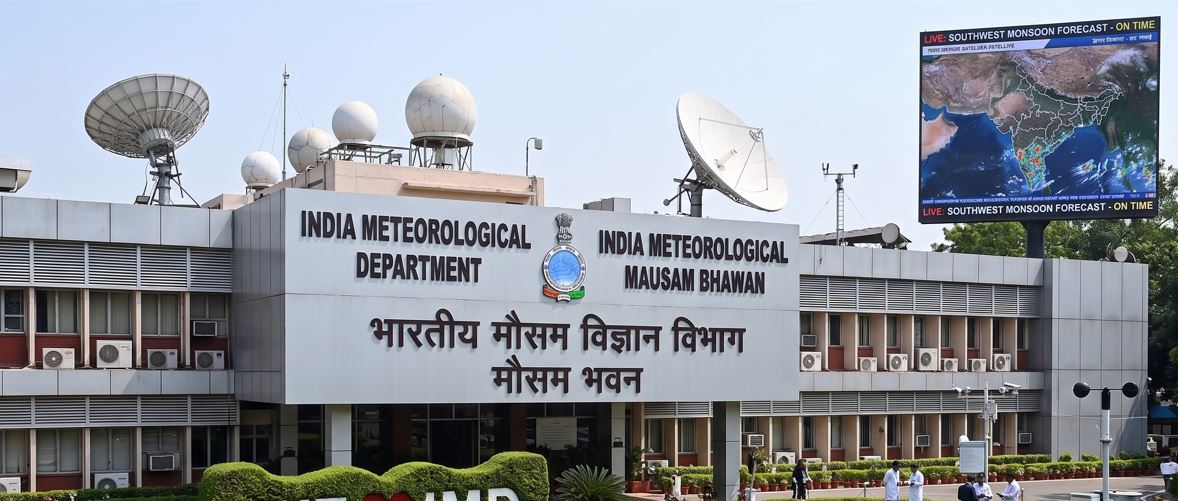 IMD Issues Red Alert as Heatwave Pushes Temperatures Beyond 40&deg;C in 17+ Cities