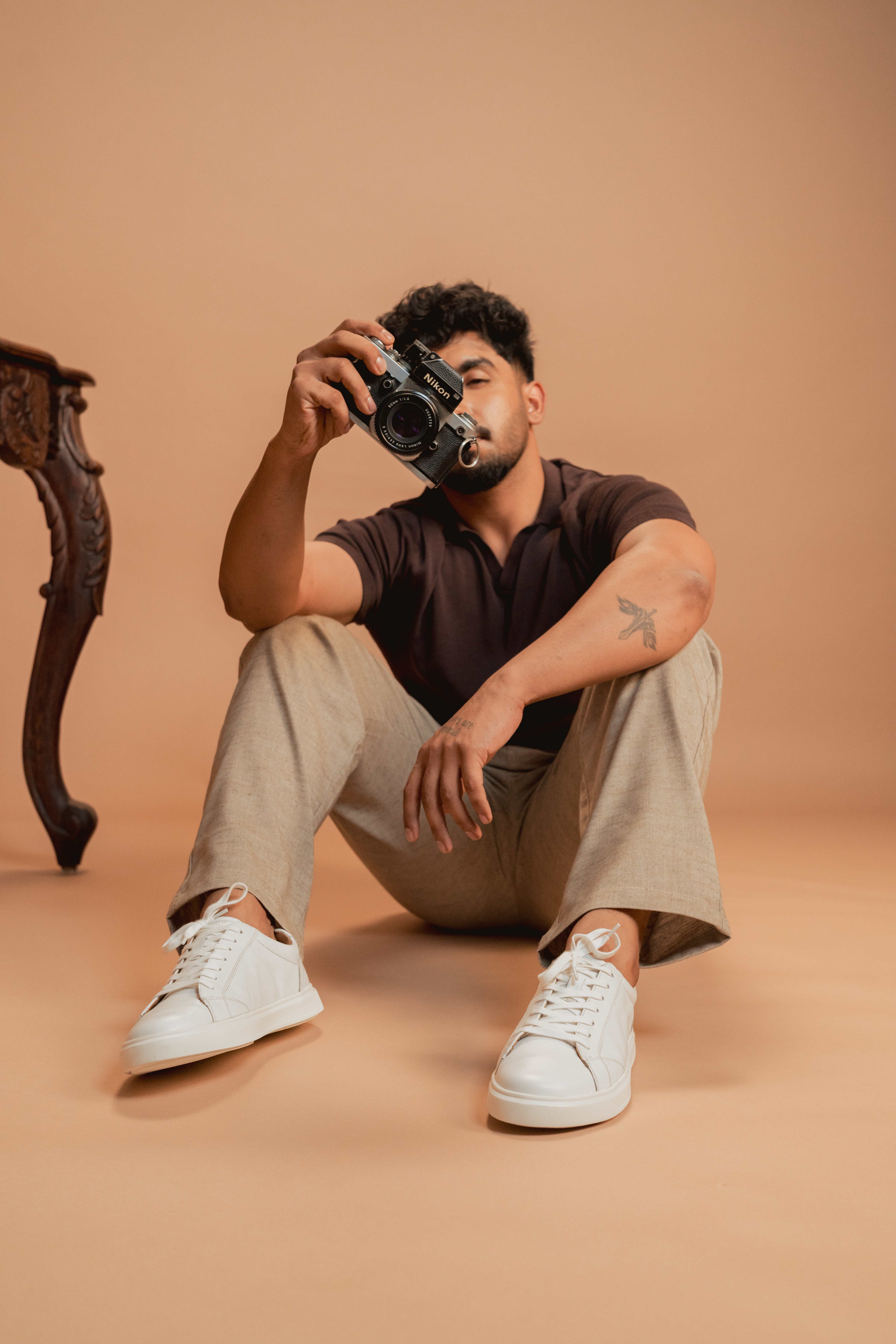 THOMAS CRICK INTRODUCES ITS NEW RANGE OF PREMIUM LEATHER SNEAKERS