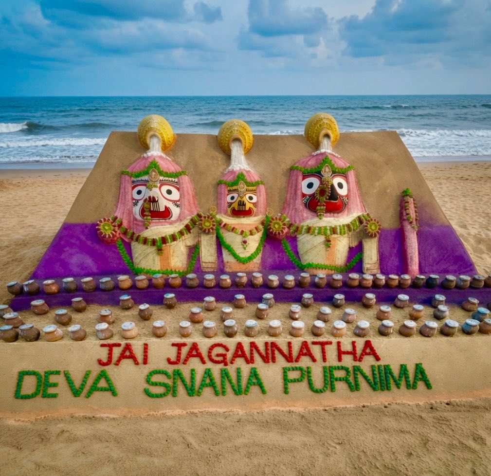 Sudarsan Pattnaik marks Snana Purnima with devotional sand art at Puri Beach