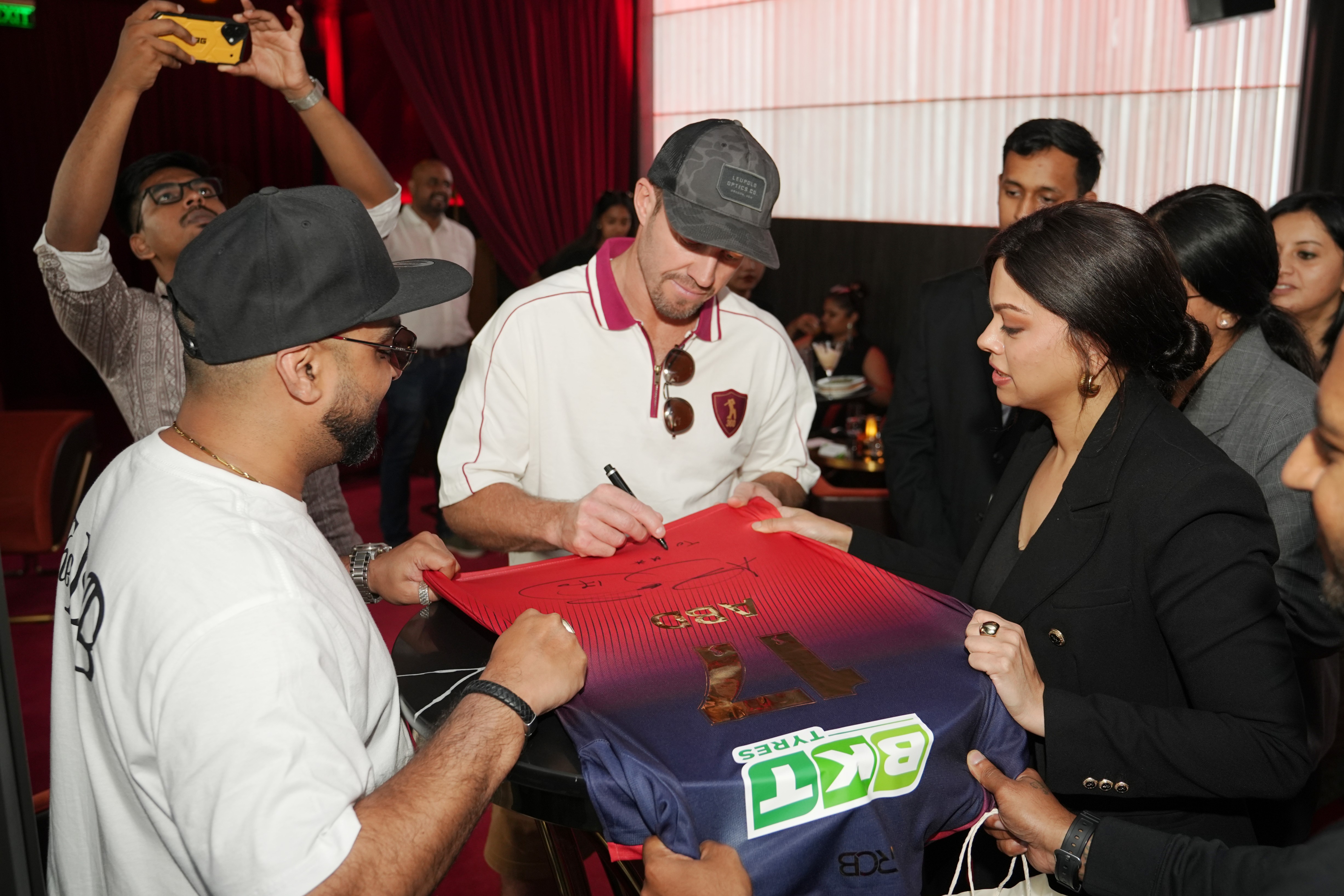AB de Villiers Caps Off Sneaker LAB's Golden Wipe Campaign with an Exclusive Meet & Greet Experience