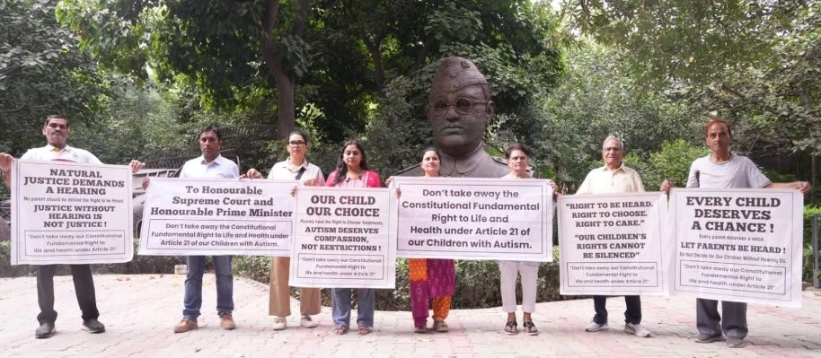 Parents&rsquo; Forum Holds Protest in Gurugram, Demands Protection of Children&rsquo;s Rights