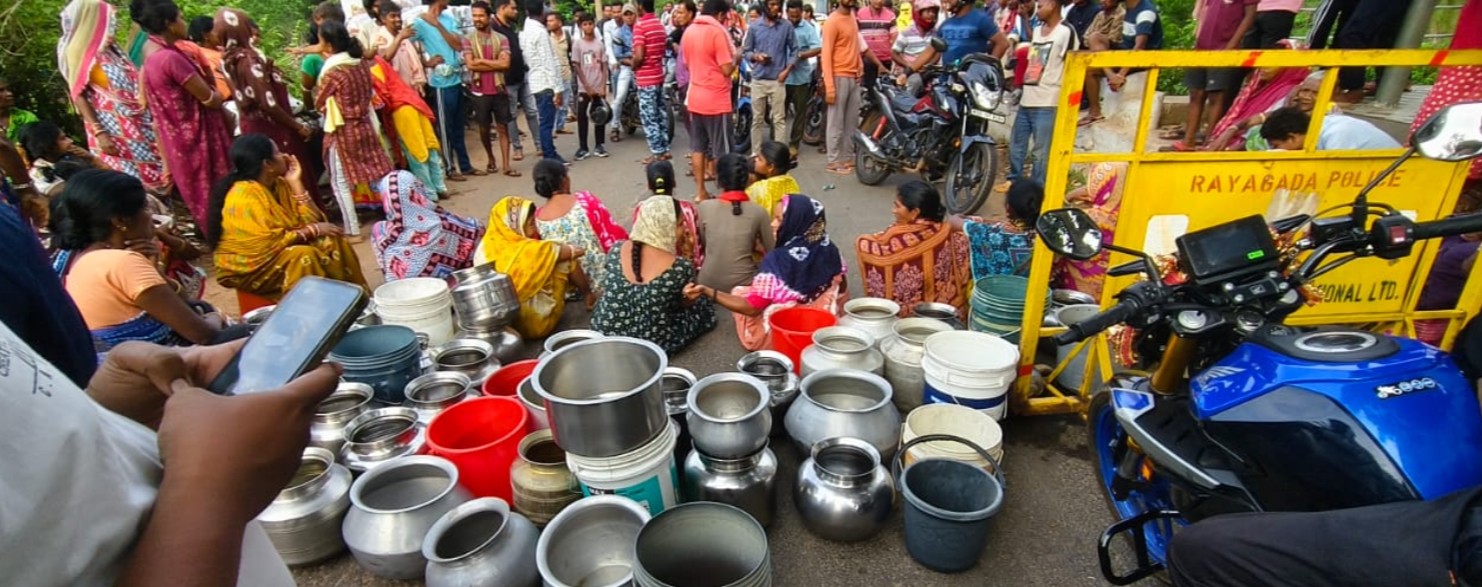Villagers Block Rayagada&ndash;Koraput Road Over Acute Water and Power Crisis