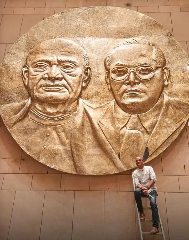 Final Sculptor Naresh Kumar Kumawat Honours India&rsquo;s Founding Icons This Independence Day.