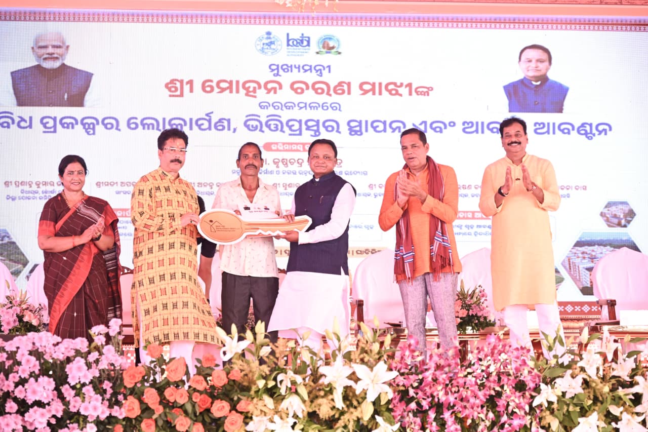 CM Majhi Opens 1,608 Affordable Homes in Bhubaneswar, Launches Housing Scheme for Migrant Workers