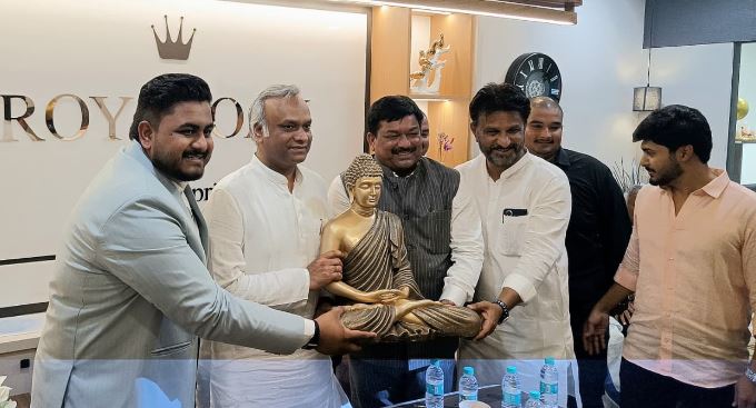 Royaloak Furniture Launches 2nd Flagship Store in Kalaburagi with International Collection