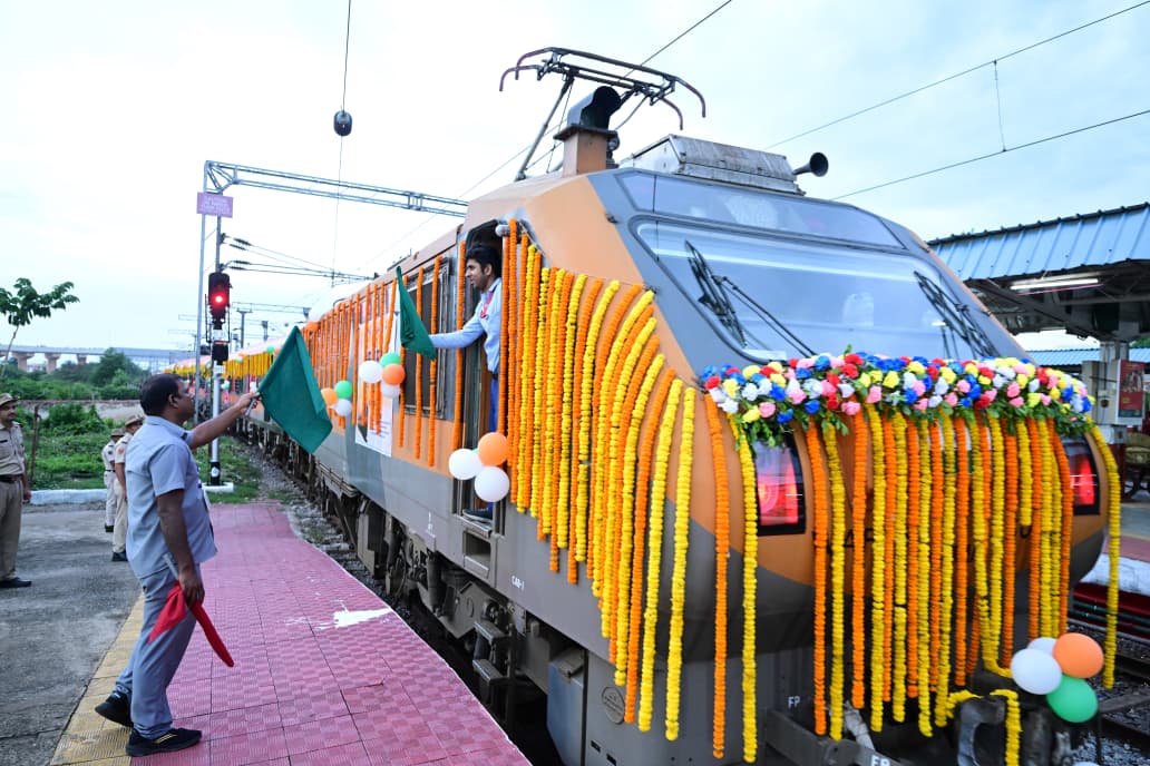 Odisha's Rail Network Gets Major Fillip as Daily Berhampur–Udhna Amrit Bharat Express and New Puri–Koraput Express Begin Operations