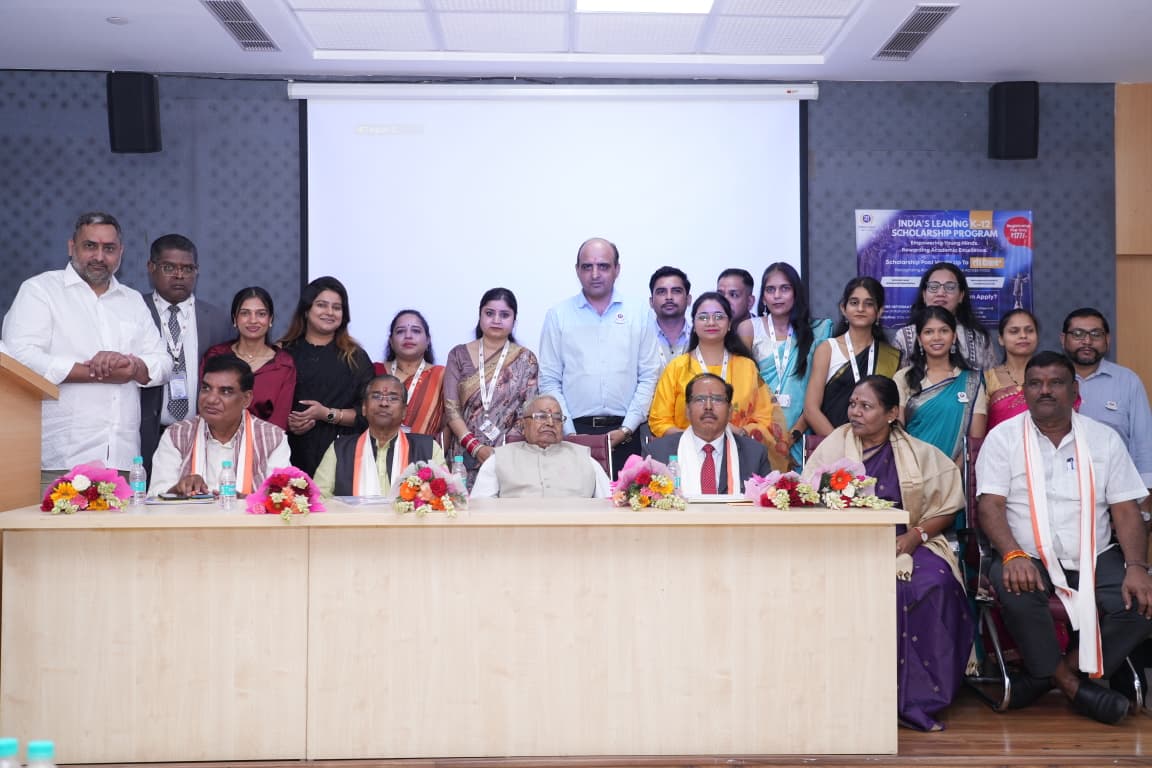 Shiksharatan India Foundation Organises Training Programme on Scholarships