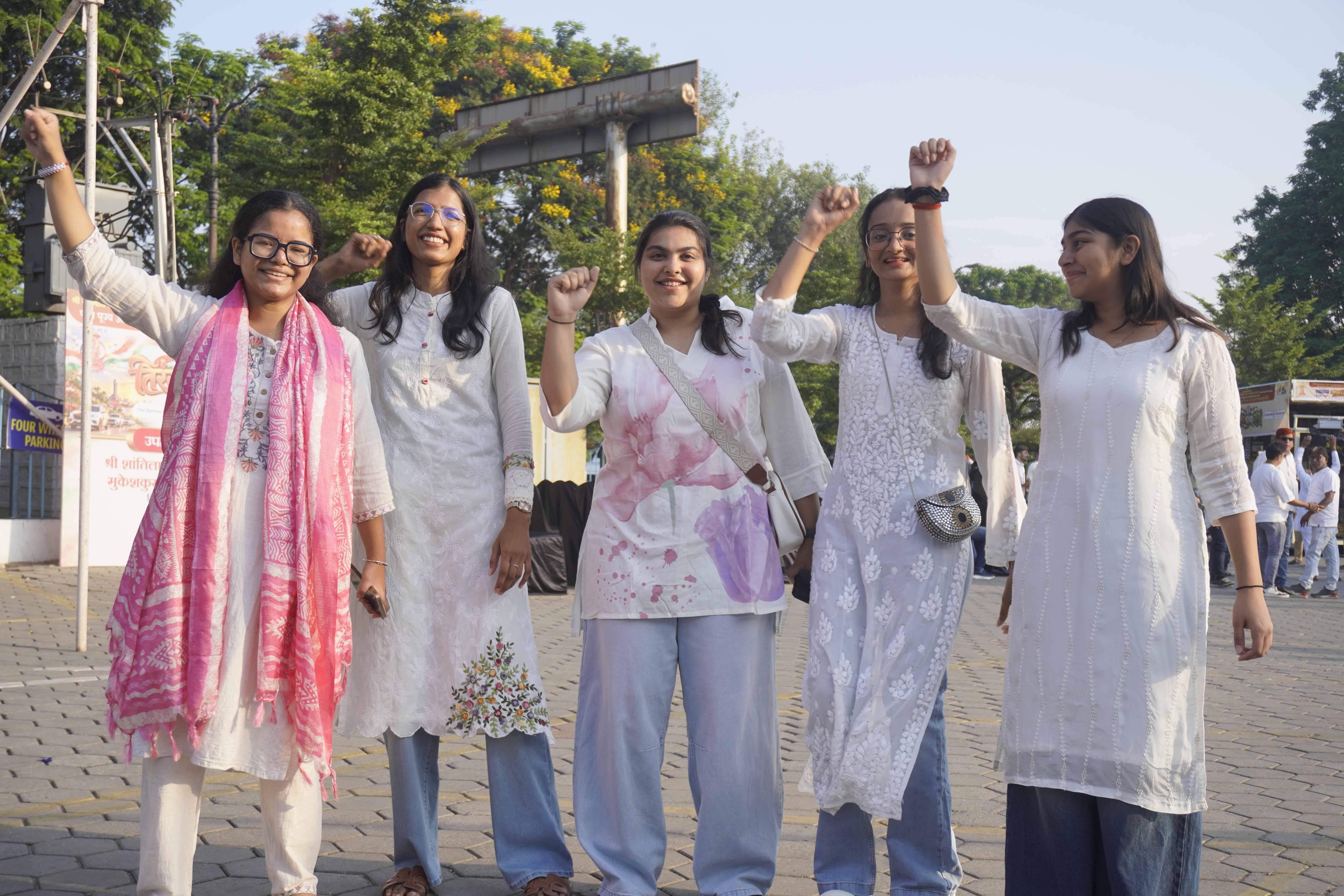 Tiranga Ahimsa Car Rally Draws 187 Vehicles, Spreads Message of Unity