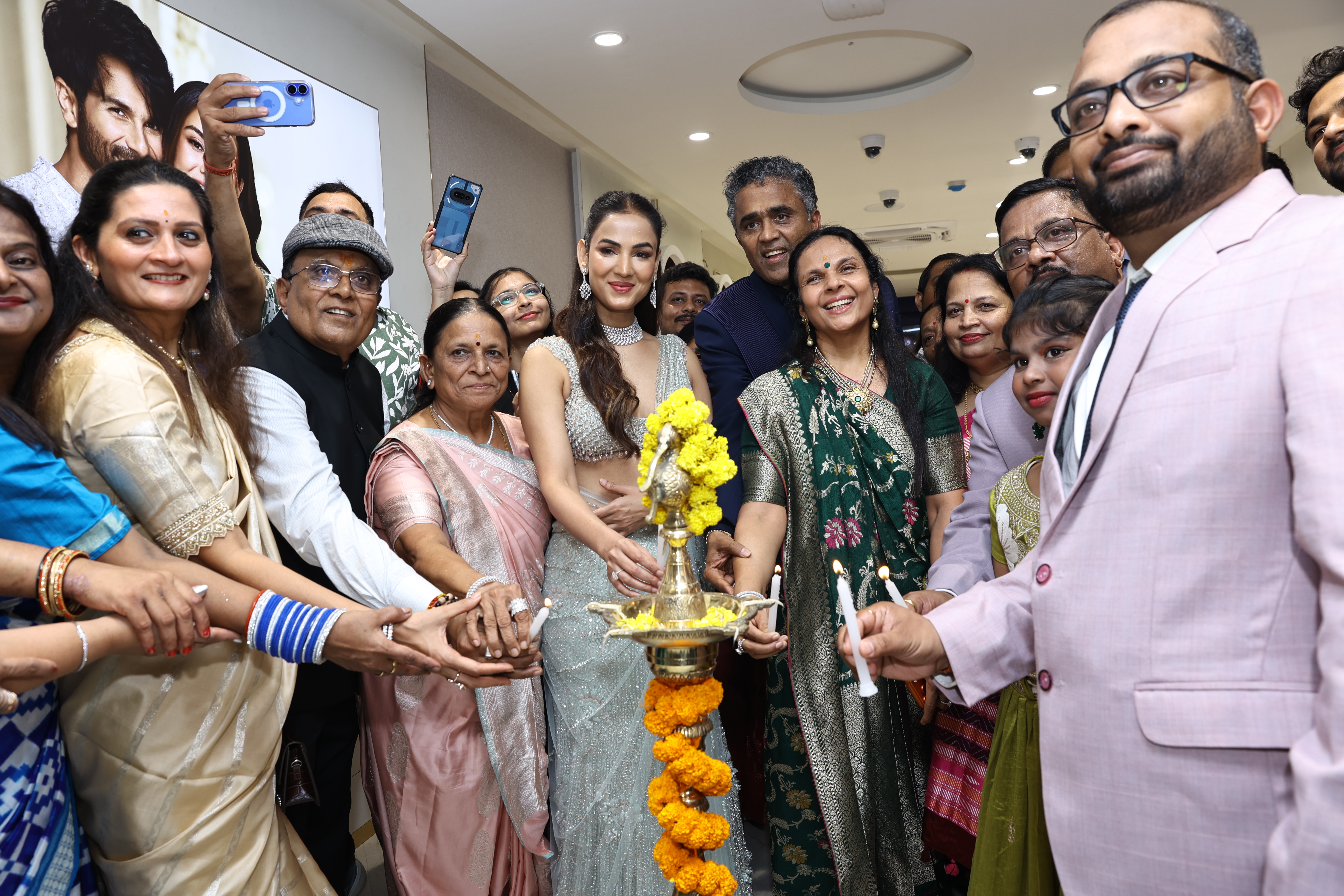 UNICODE: Press Release of KISNA inaugurates its largest jewellery showroom in Bhubaneswar
