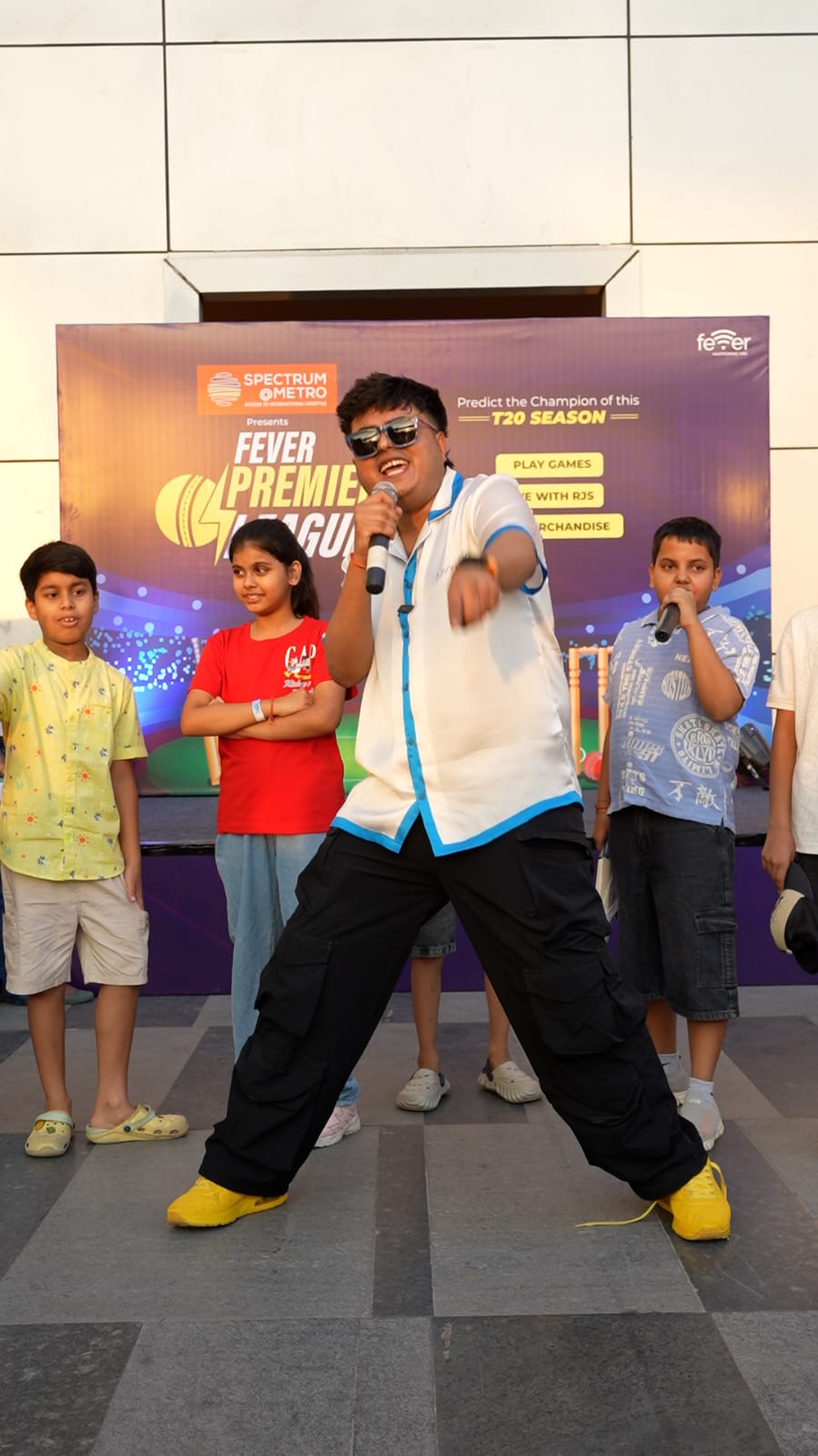 Spectrum Metro Hosts High-Energy &lsquo;Fever Premier League&rsquo; Activation with RJ Kamby