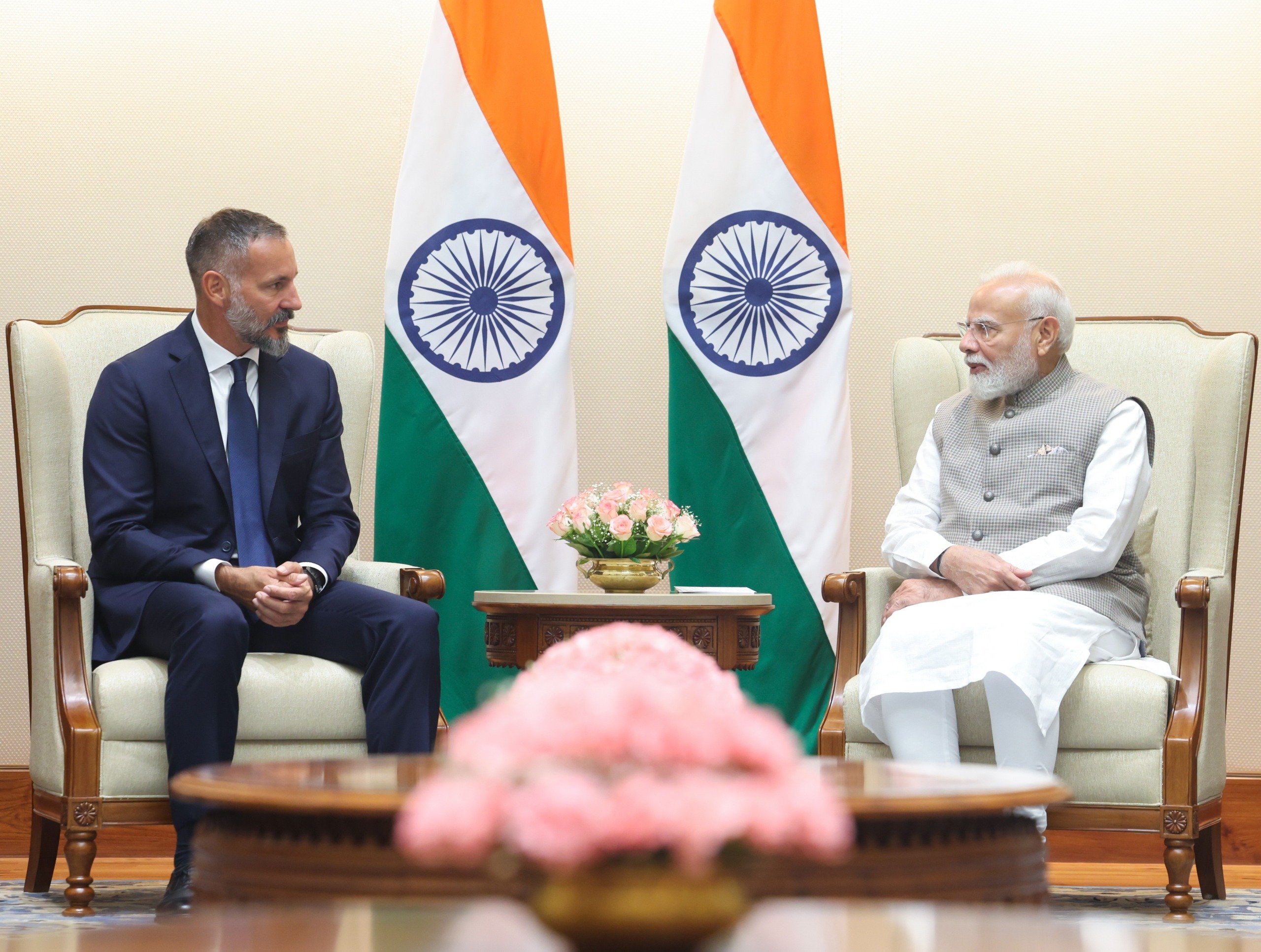 His Highness the Aga Khan meets with India&rsquo;s national leadership on his first official visit to the country