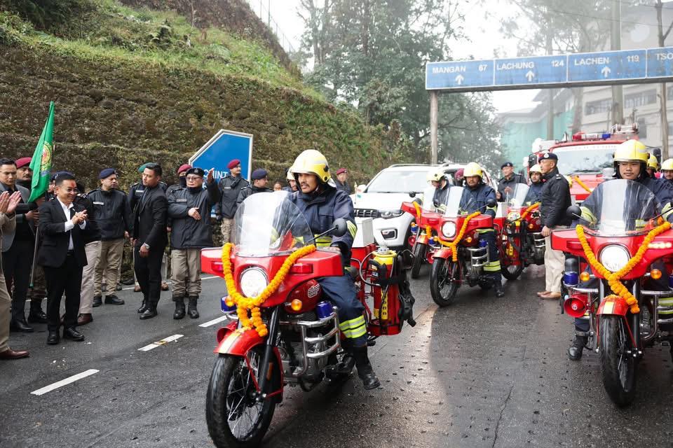 Chief Minister Flagged Off New Emergency Response Fleet from Chintan Bhawan