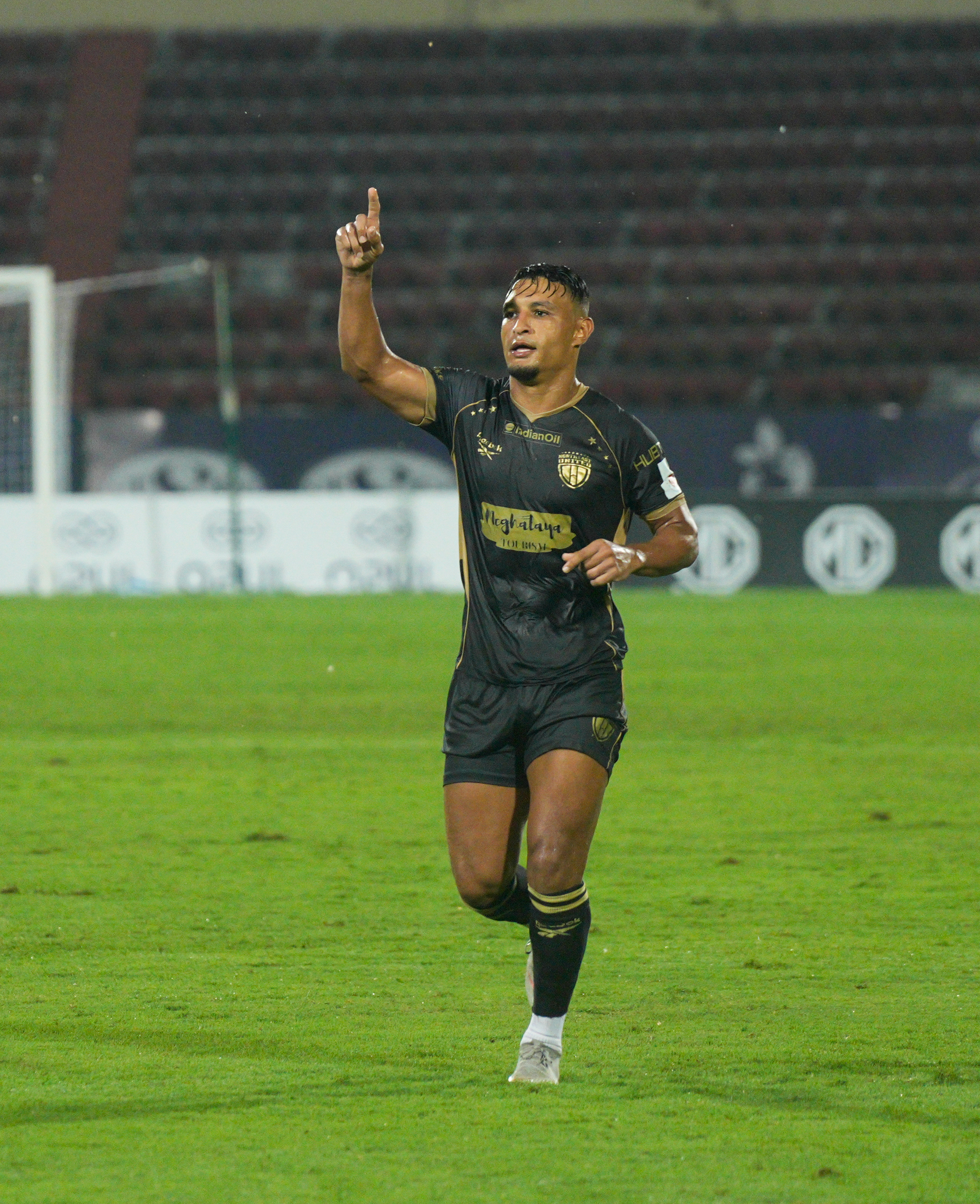 NorthEast United Cruise to 4-1 Victory Over Kerala Blasters in Guwahati