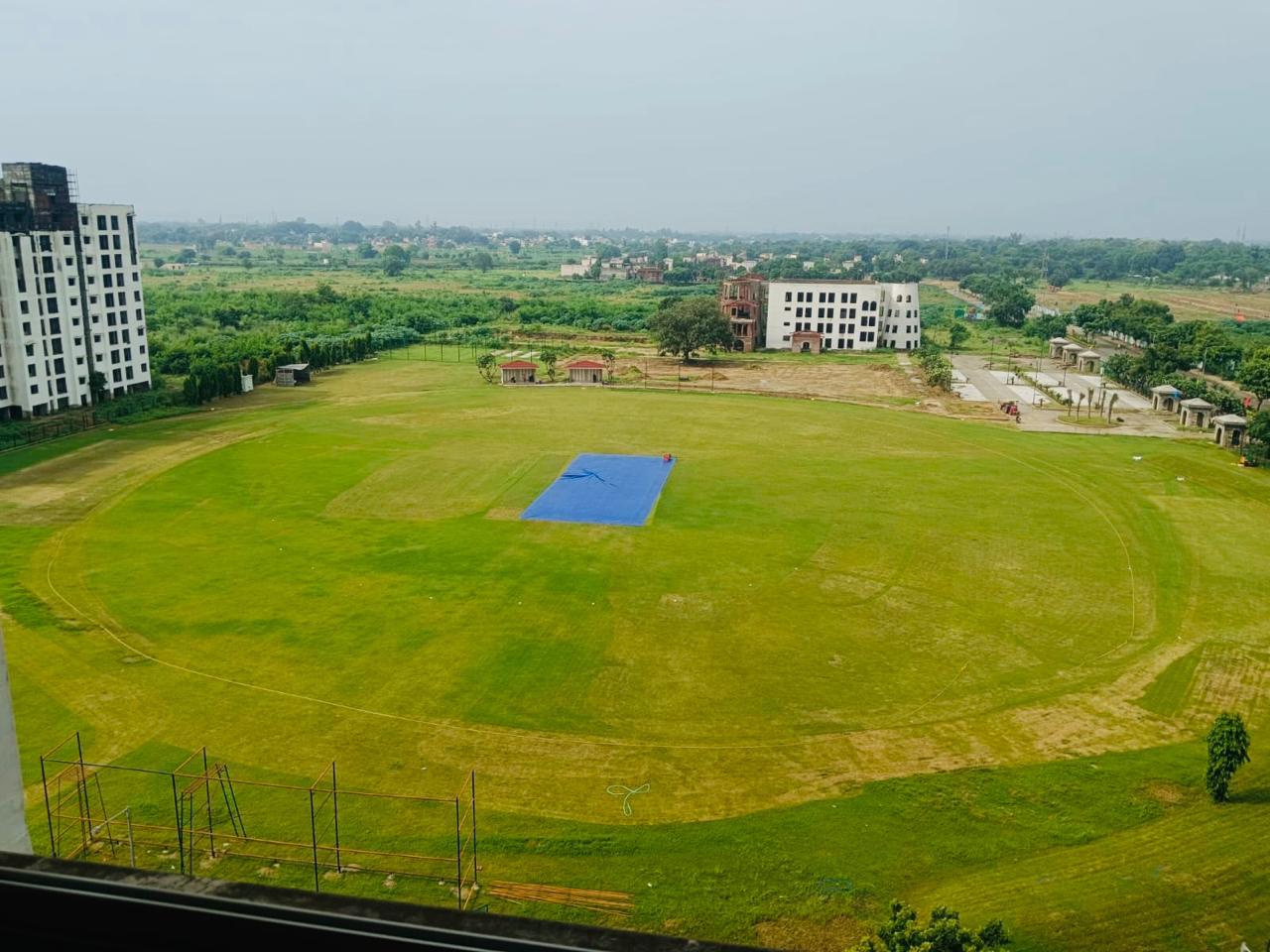 The Triumph of Amrawati Sports City's Greenery Over Lucknow's Pollution