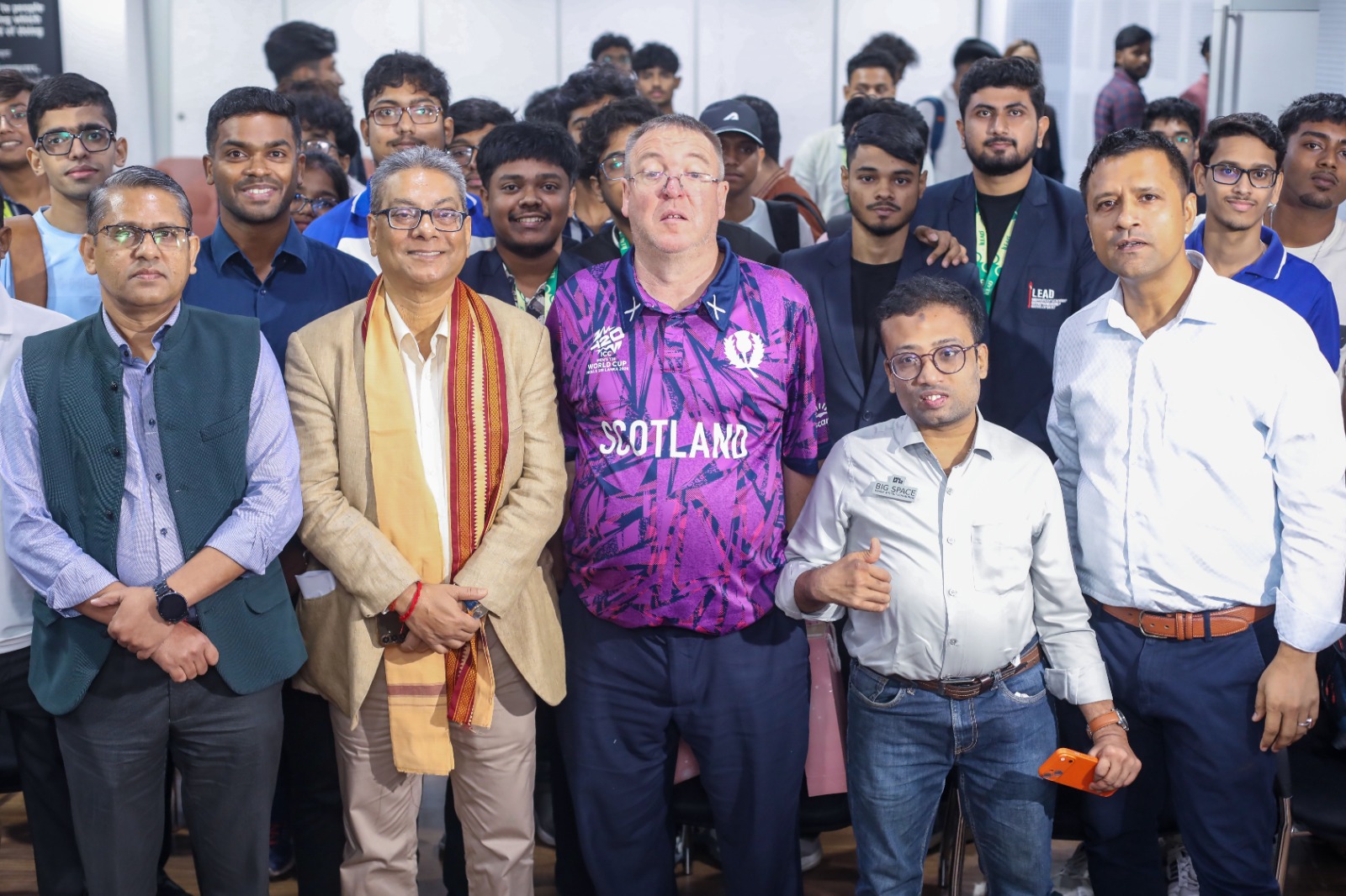English Press Release & Photograph of iLEAD Hosts