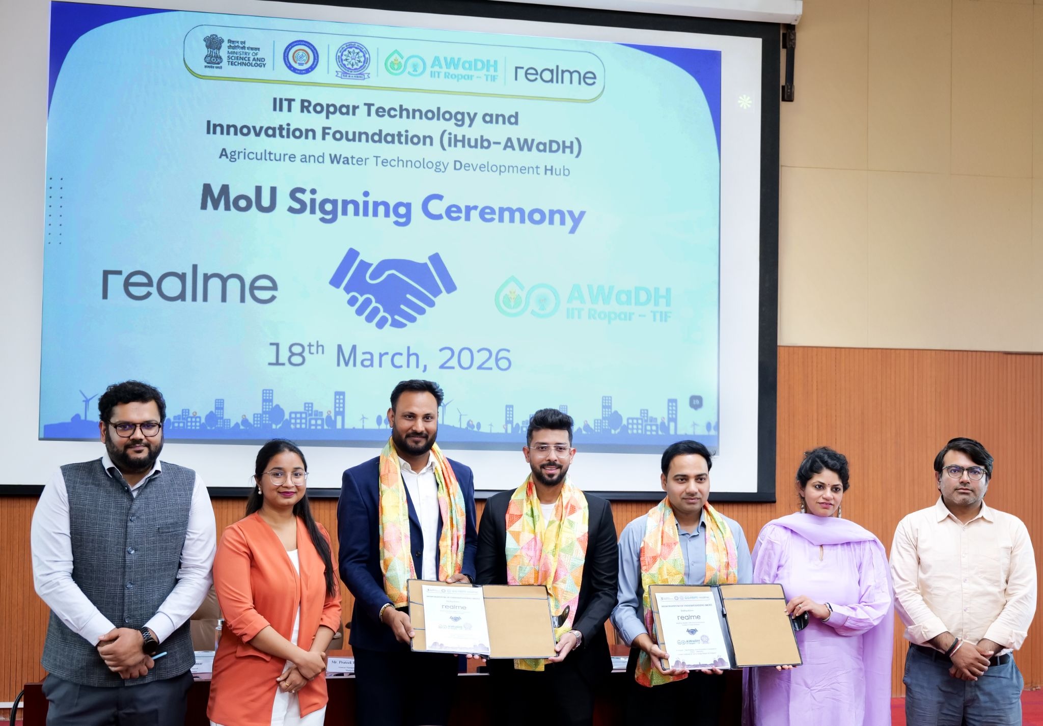 realme Signs MoU with iHub AWaDH to Set Up 6 Tinkering Labs, Nurturing India&rsquo;s Next-Gen Innovators under their Corporate Social Responsibility