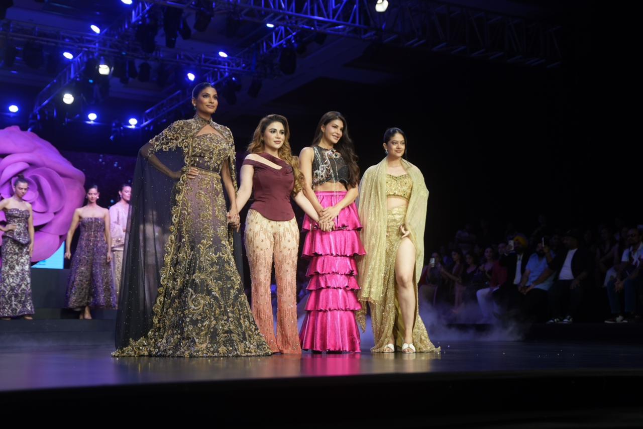 Celebrity Farhana Bodi Walks as Showstopper for VAZANEH by Prbhjit Maniktala’s Runway Debut at Bombay Times Fashion Week 2026