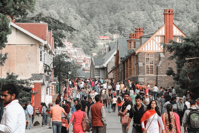 Heatwave Drives Tourist Rush to Shimla, Boosts Local Economy