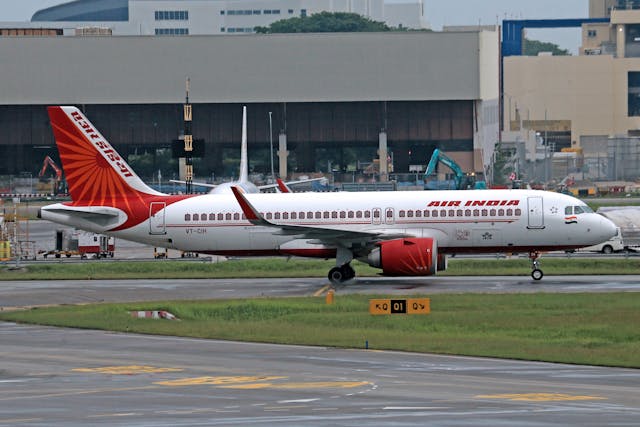 Air India Supports Hub-and-Spoke Model, Plans International Flights from Varanasi
